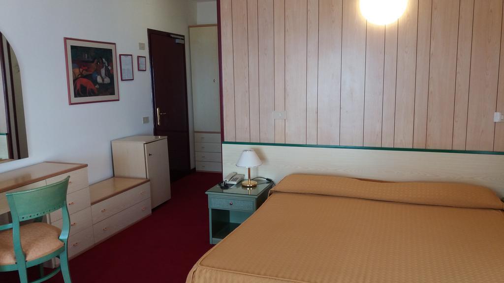 Hotel Majestic Lido di Jesolo Kültér fotó